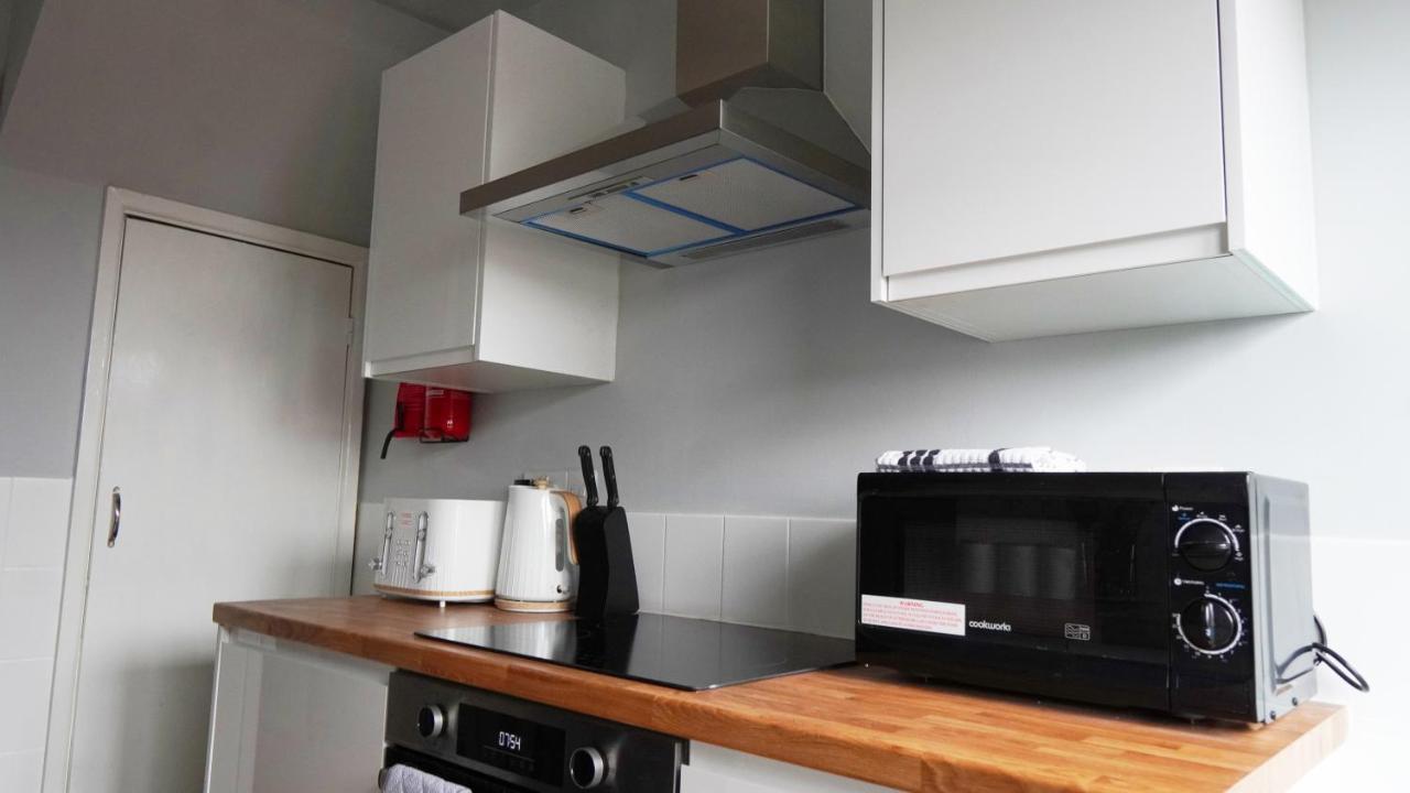 Portobello House - Four Bedroom House Perfect For Contractors - Sleeps 6 - Free Parking Wolverhampton Eksteriør bilde