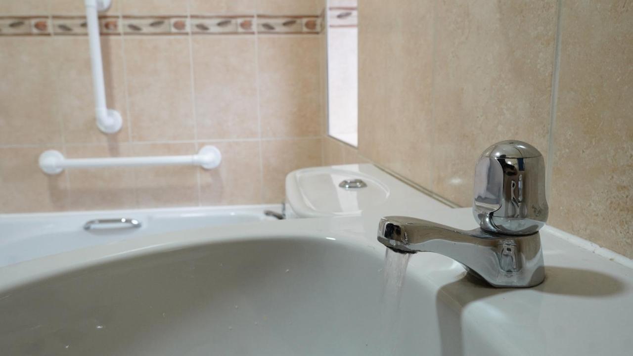 Portobello House - Four Bedroom House Perfect For Contractors - Sleeps 6 - Free Parking Wolverhampton Eksteriør bilde
