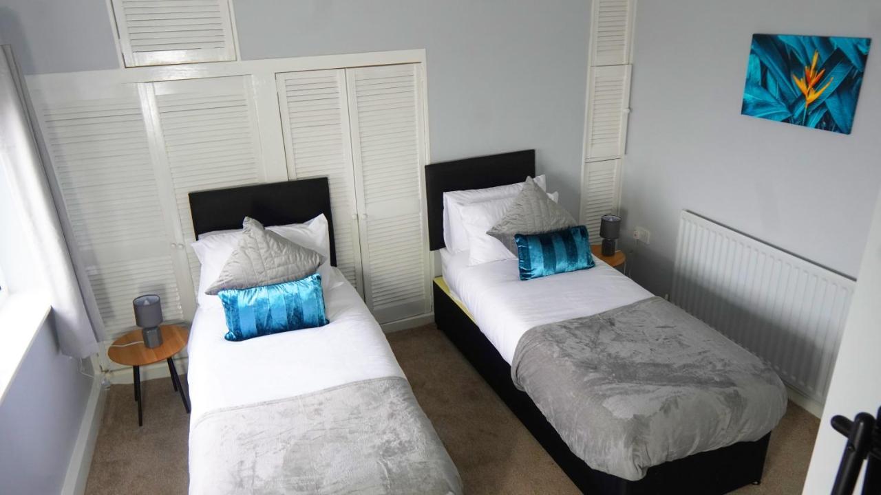 Portobello House - Four Bedroom House Perfect For Contractors - Sleeps 6 - Free Parking Wolverhampton Eksteriør bilde