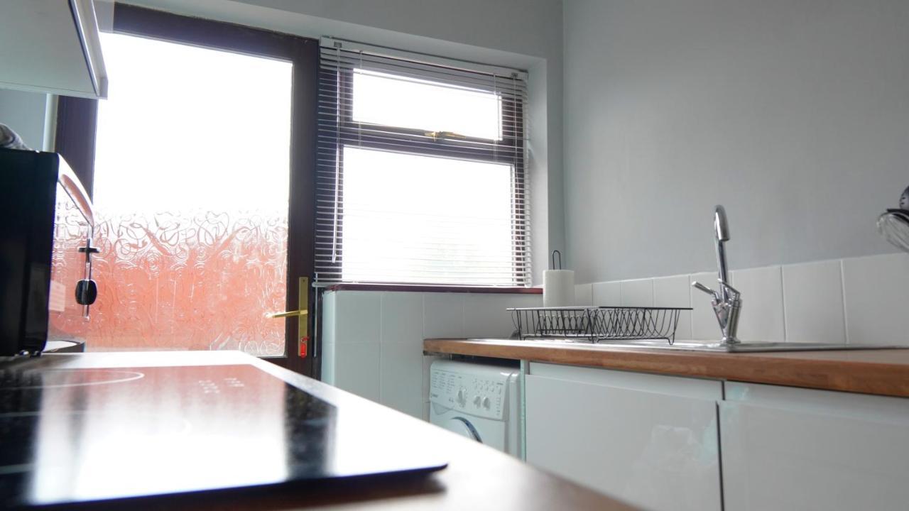 Portobello House - Four Bedroom House Perfect For Contractors - Sleeps 6 - Free Parking Wolverhampton Eksteriør bilde