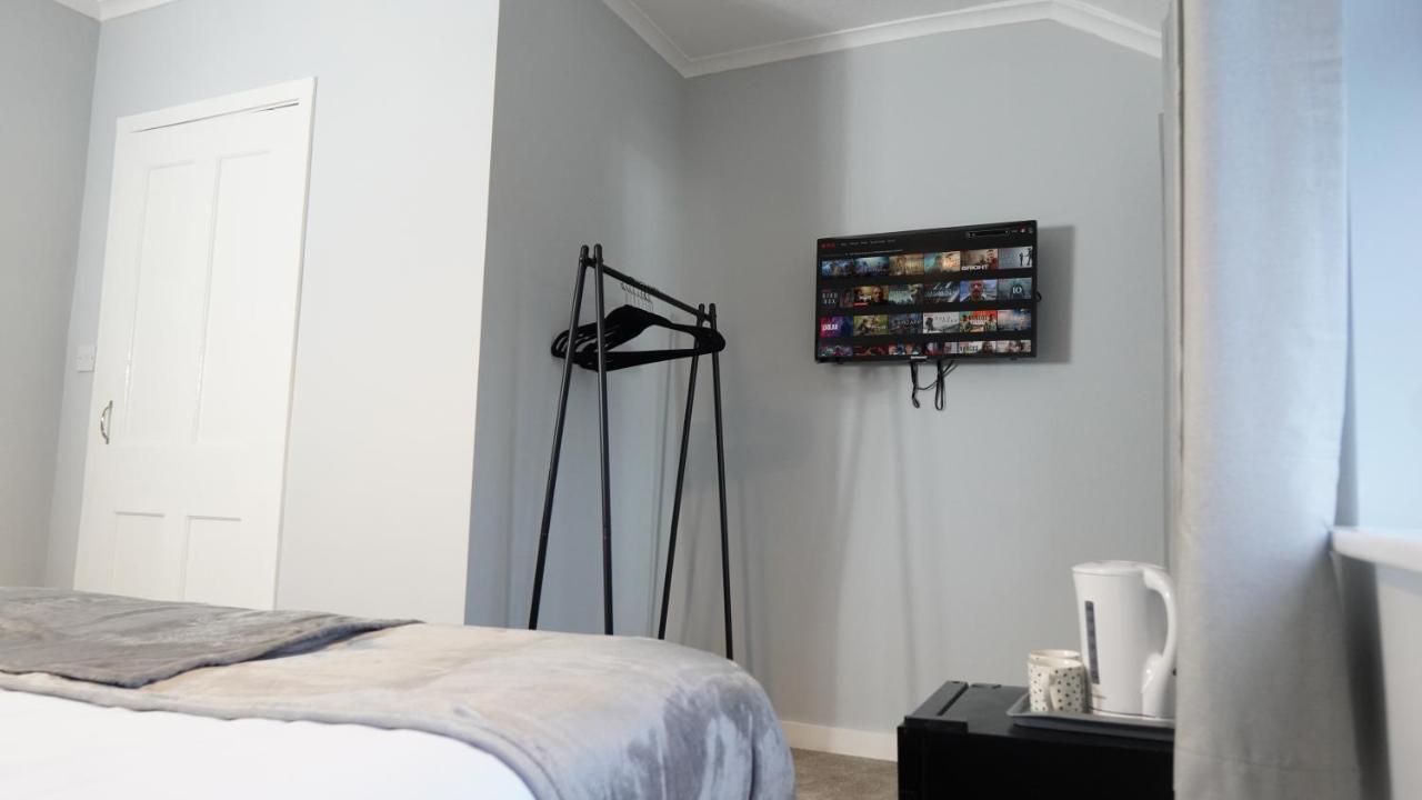 Portobello House - Four Bedroom House Perfect For Contractors - Sleeps 6 - Free Parking Wolverhampton Eksteriør bilde