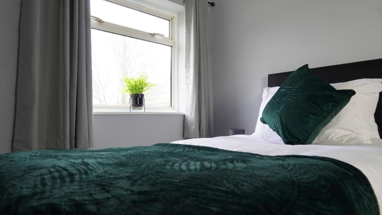 Portobello House - Four Bedroom House Perfect For Contractors - Sleeps 6 - Free Parking Wolverhampton Eksteriør bilde