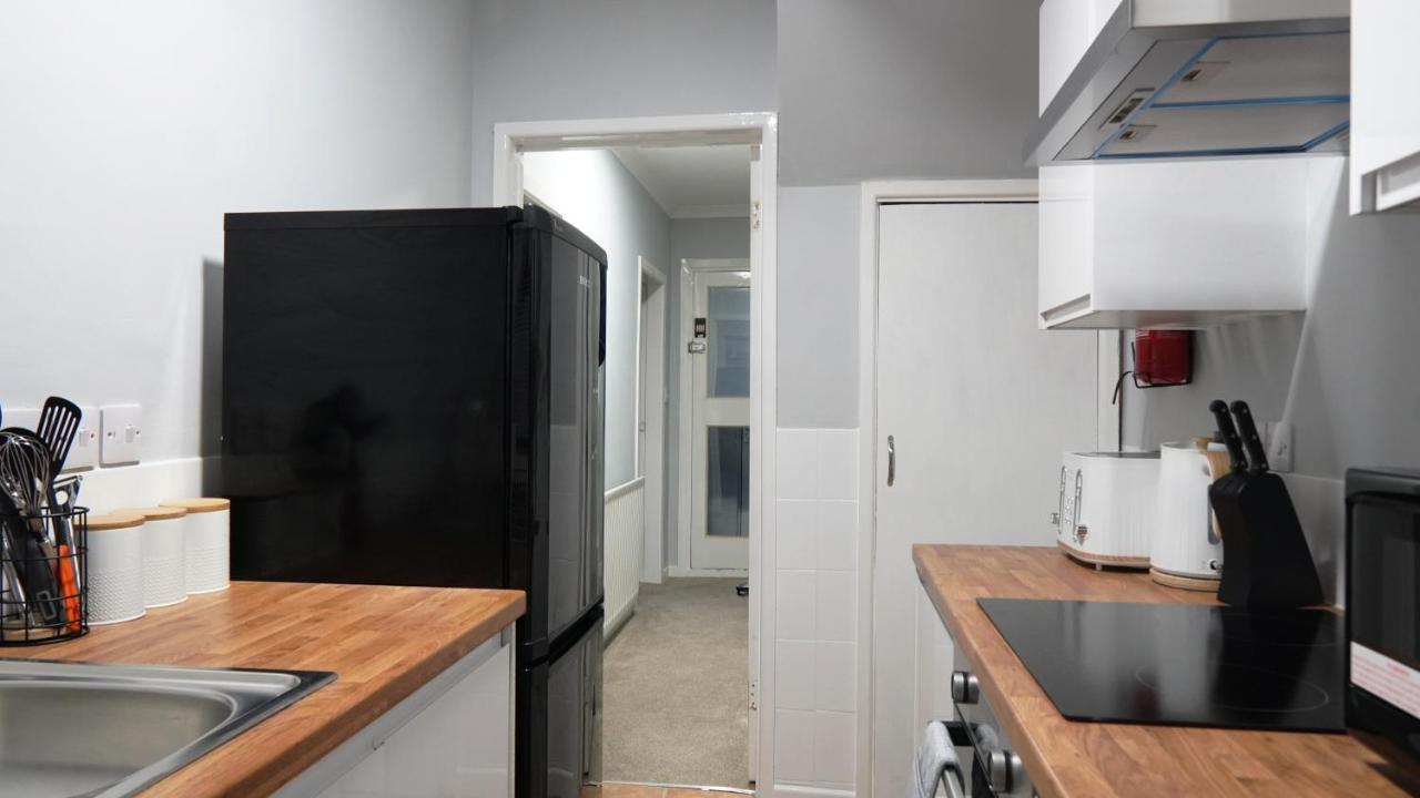 Portobello House - Four Bedroom House Perfect For Contractors - Sleeps 6 - Free Parking Wolverhampton Eksteriør bilde