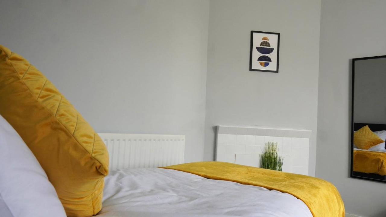 Portobello House - Four Bedroom House Perfect For Contractors - Sleeps 6 - Free Parking Wolverhampton Eksteriør bilde